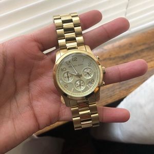 Worn twice. No scratches. Perfect condition